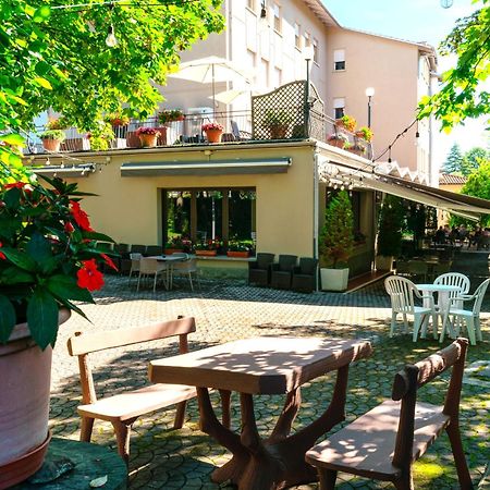 Hotel Falco D'Oro Толе Экстерьер фото