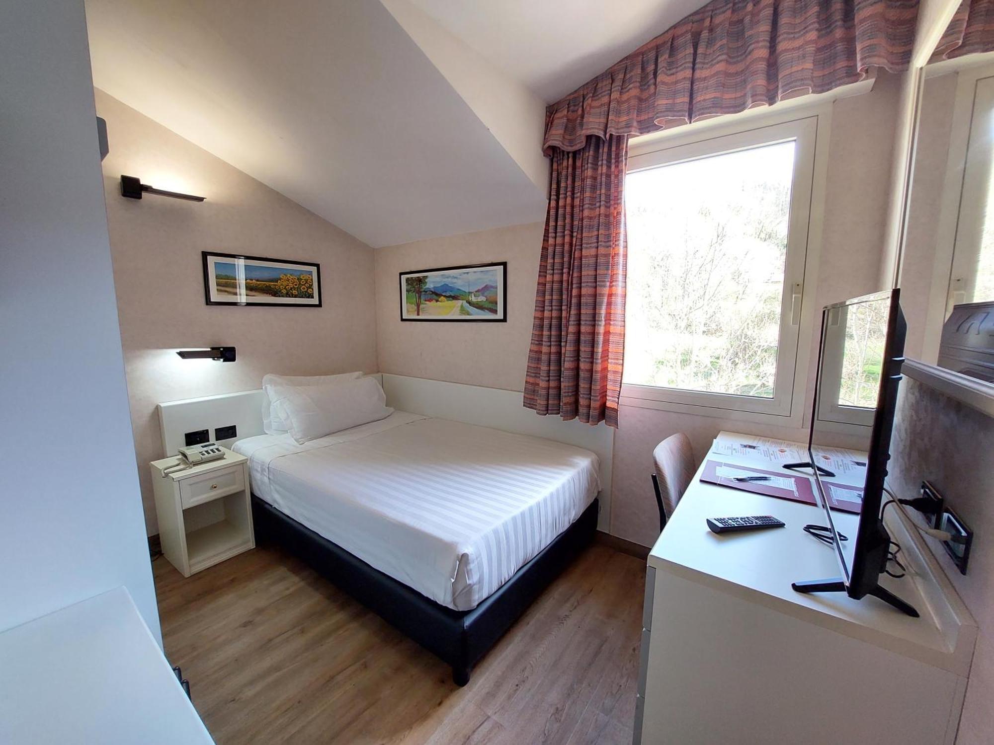 Hotel Falco D'Oro Толе Экстерьер фото