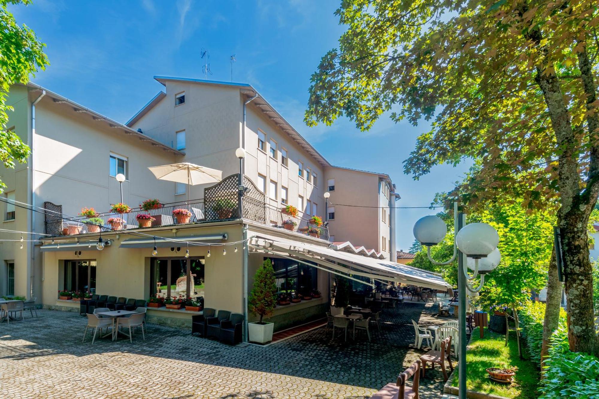 Hotel Falco D'Oro Толе Экстерьер фото