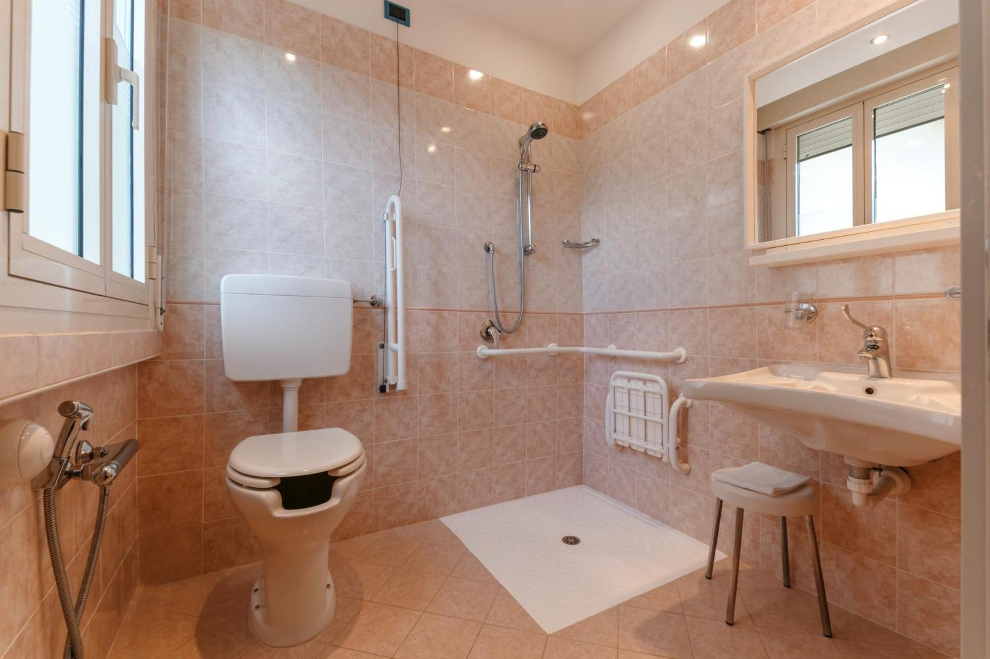 Hotel Falco D'Oro Толе Экстерьер фото