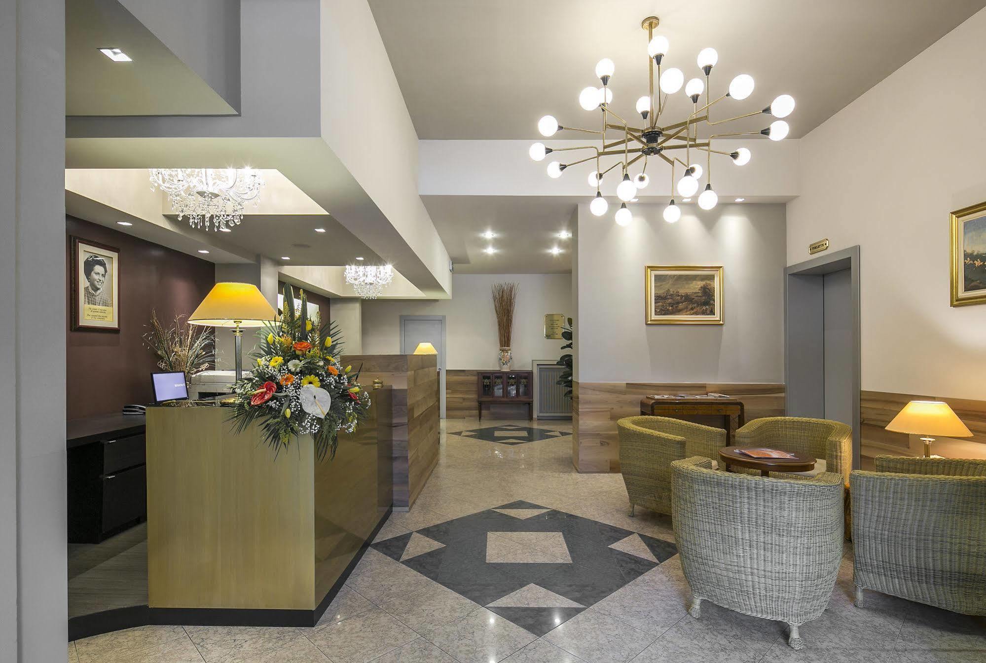 Hotel Falco D'Oro Толе Экстерьер фото